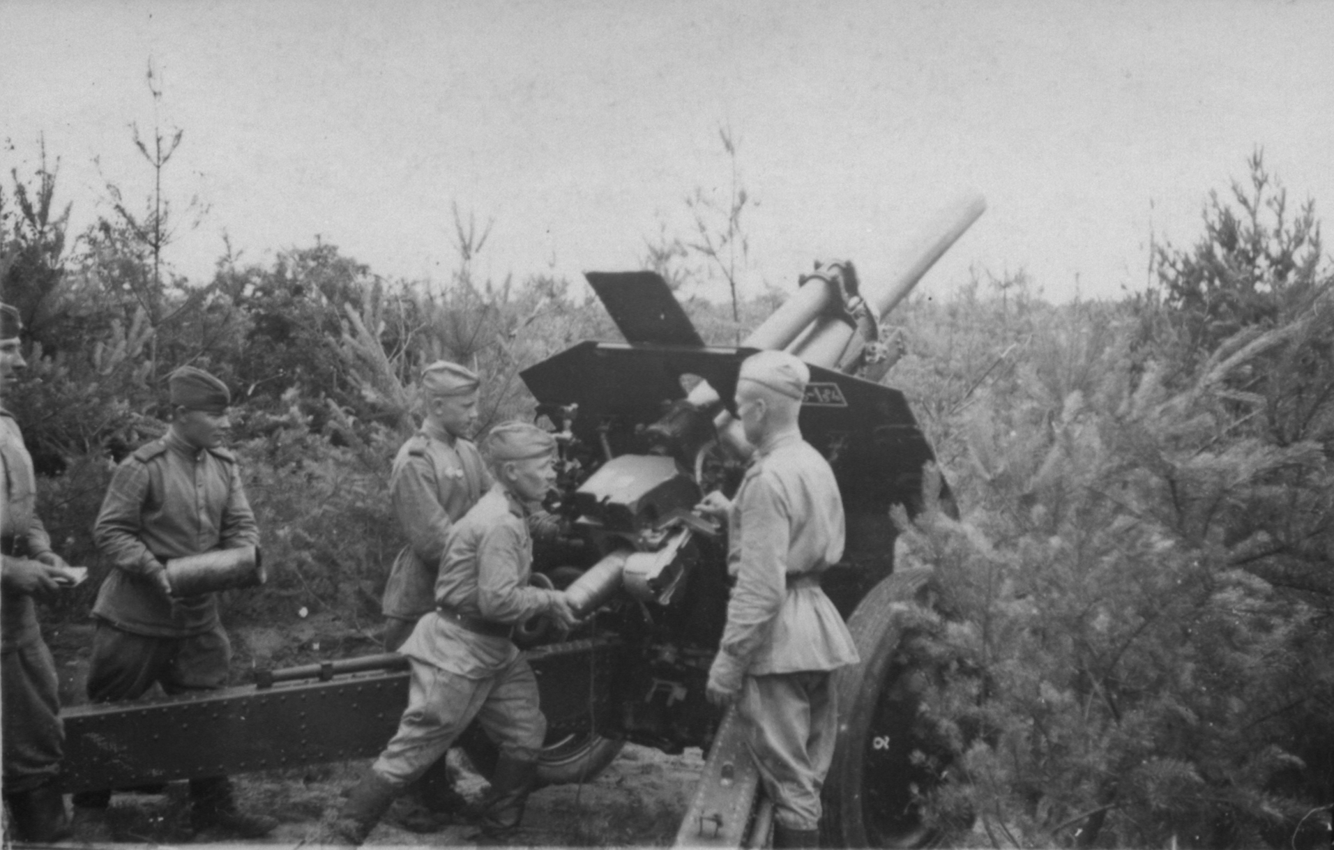 Гаубичный артиллерийский полк. Гаубица м30 в Великой Отечественной. 1943 Год гаубичный артиллерийский полк. М-30 гаубица в бою.